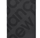 服はユニクロ、靴はニューバランス、車はカローラ